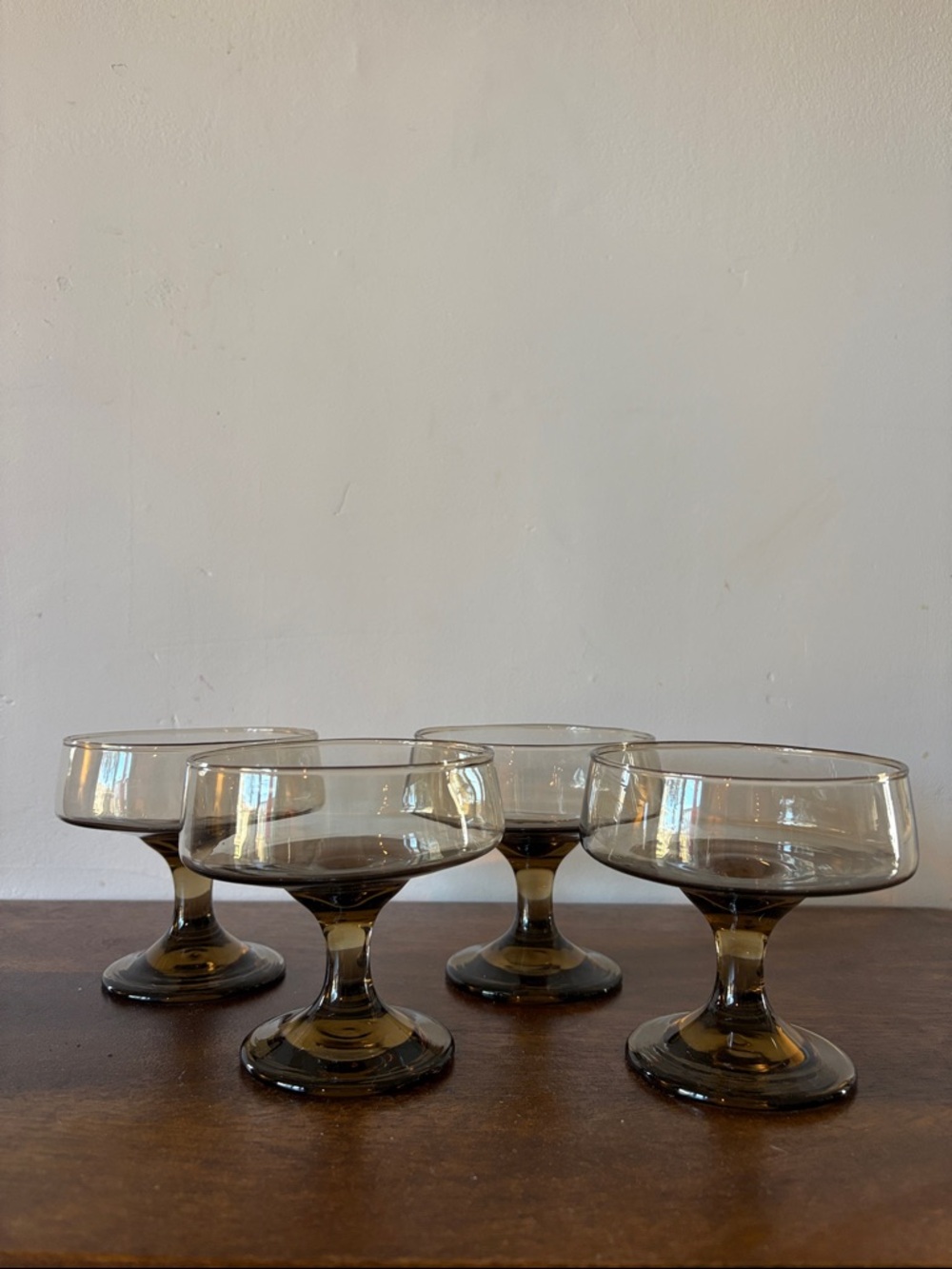 LIBBEY - Set of 4 Vintage Smoked Glass Coupe Champagne Glasses - Picture 1 of 6